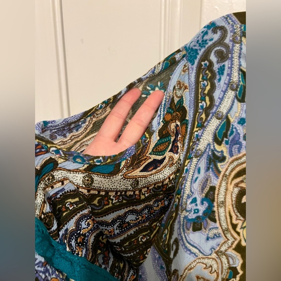 Bila Womens Teal Boho Cold Shoulder Crinkle Blouse with Paisley Print size XL - Picture 6 of 15
